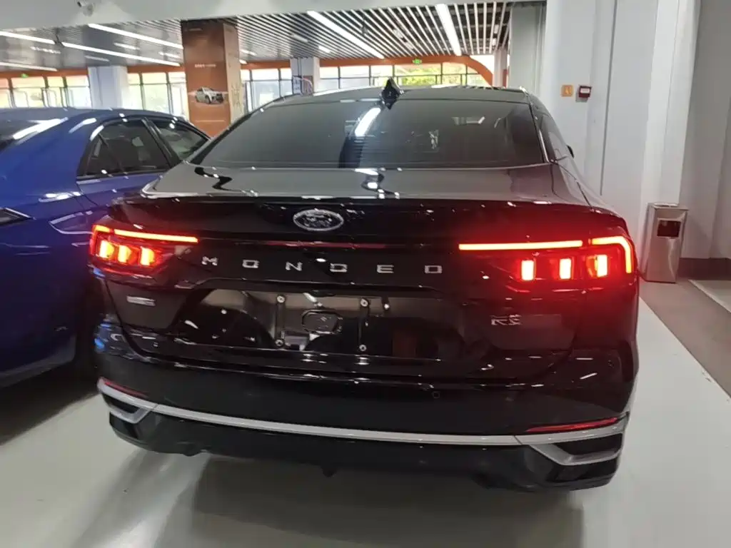 Ford Mondeo — миниатюра 6