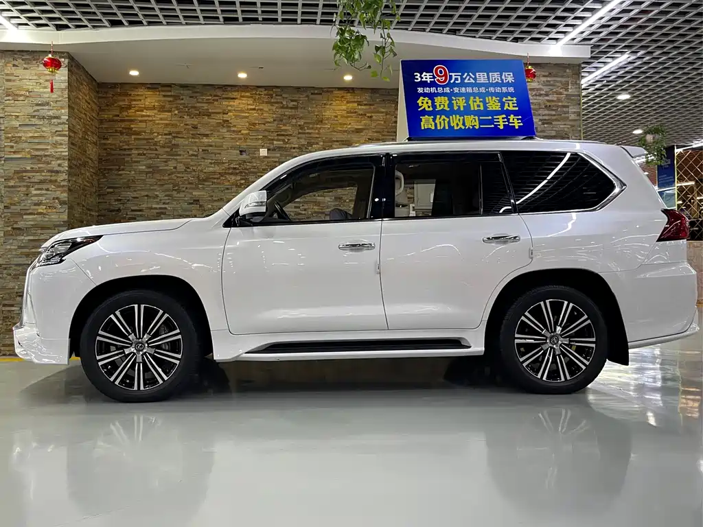 Lexus LX — миниатюра 3