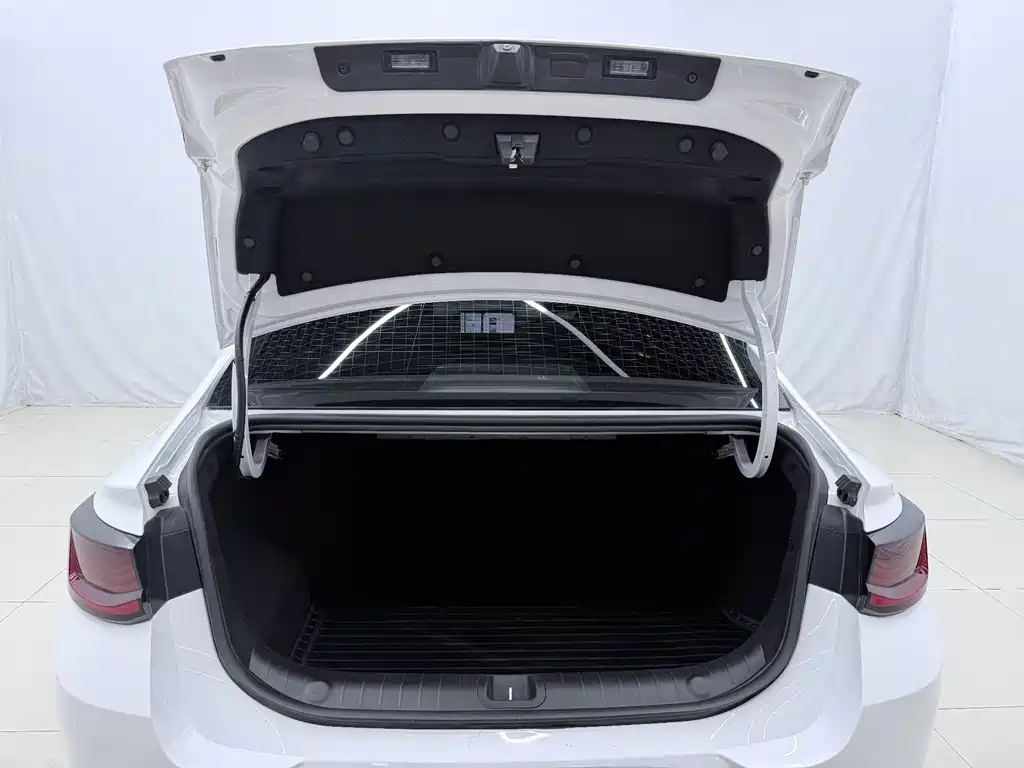 Geely L HiP — миниатюра 15