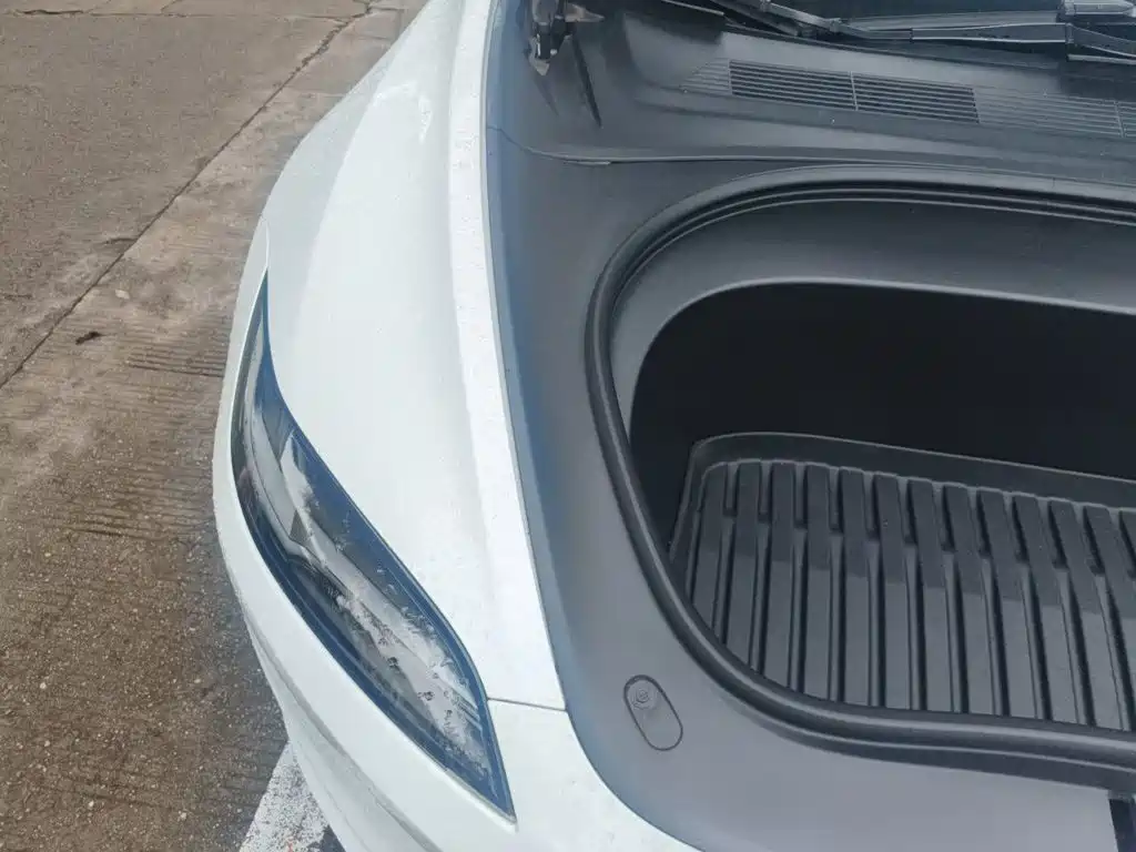 Tesla Model 3 — миниатюра 22