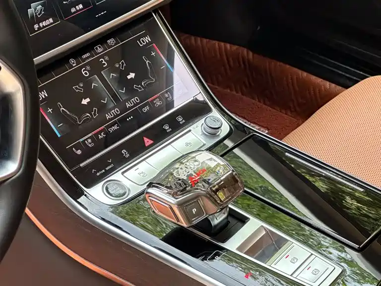 Audi A8 — миниатюра 9