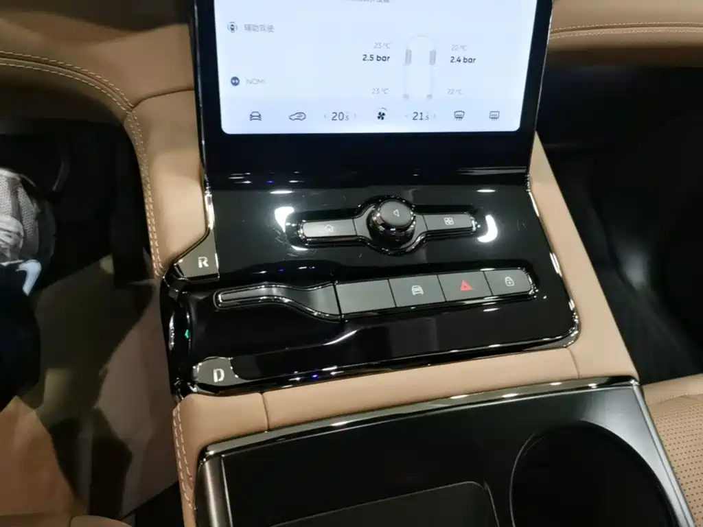 NIO ES8 — миниатюра 14
