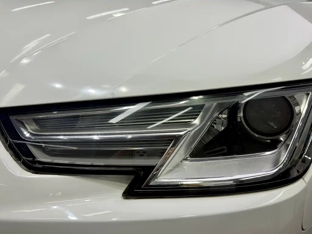 Audi A4L — миниатюра 4