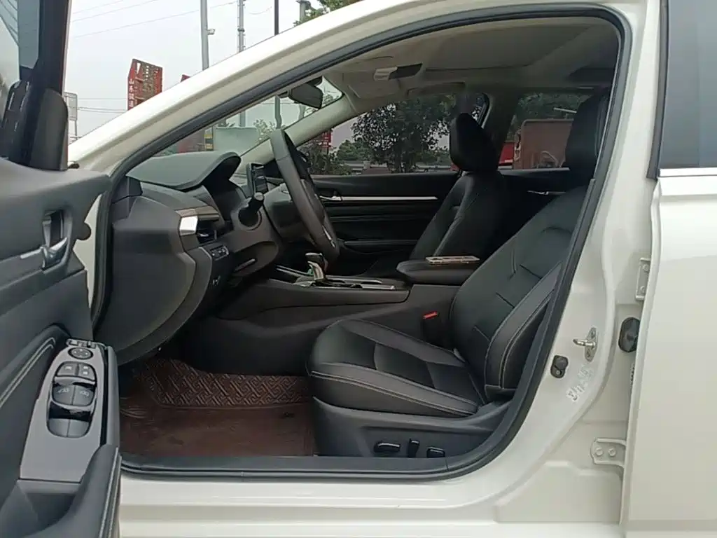 Nissan Teana — миниатюра 16