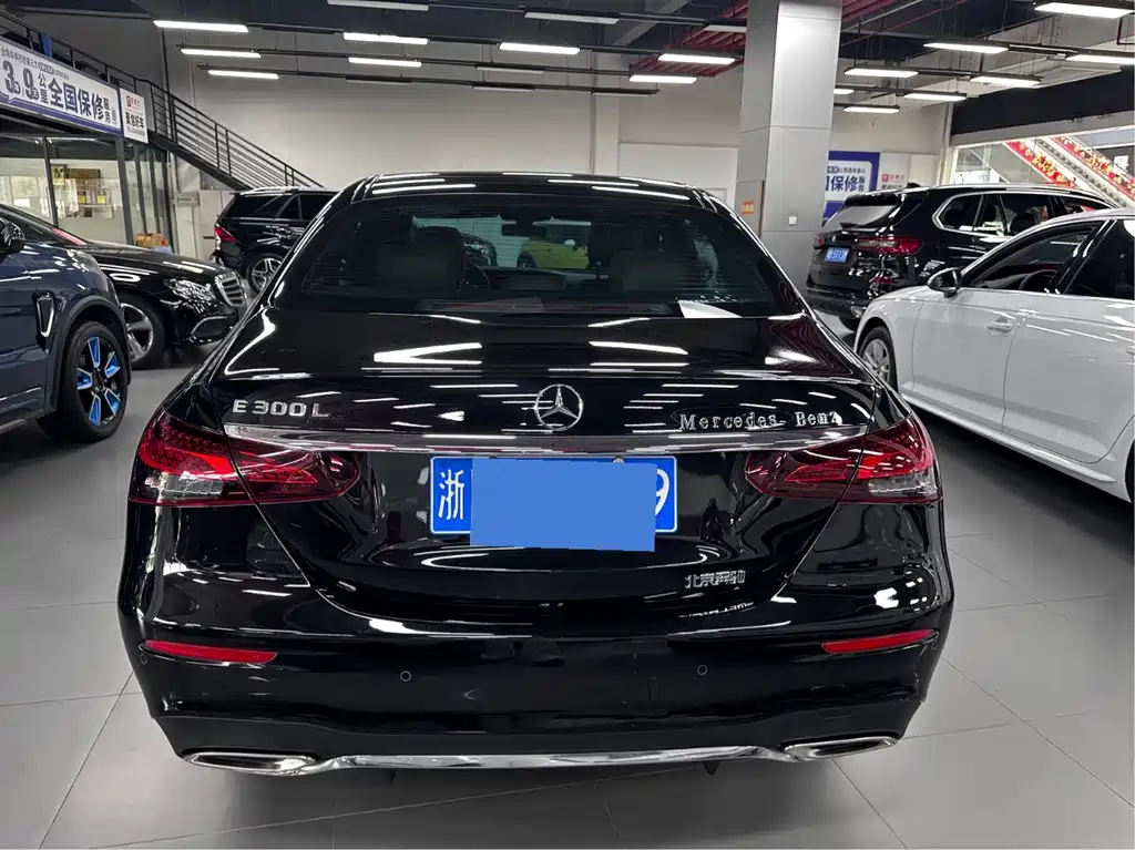 Mercedes-Benz E-Class — миниатюра 14