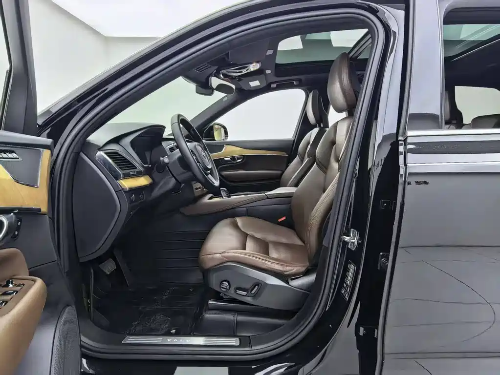 Volvo XC90 — миниатюра 19