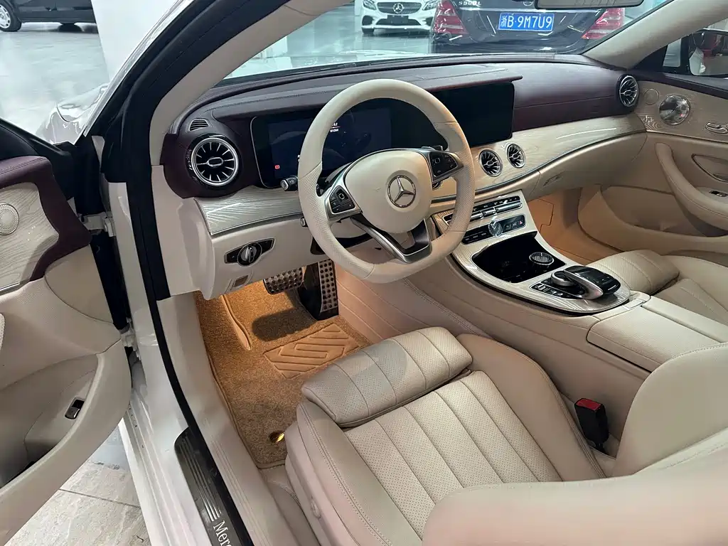 Mercedes-Benz E-Class (Import) — миниатюра 4