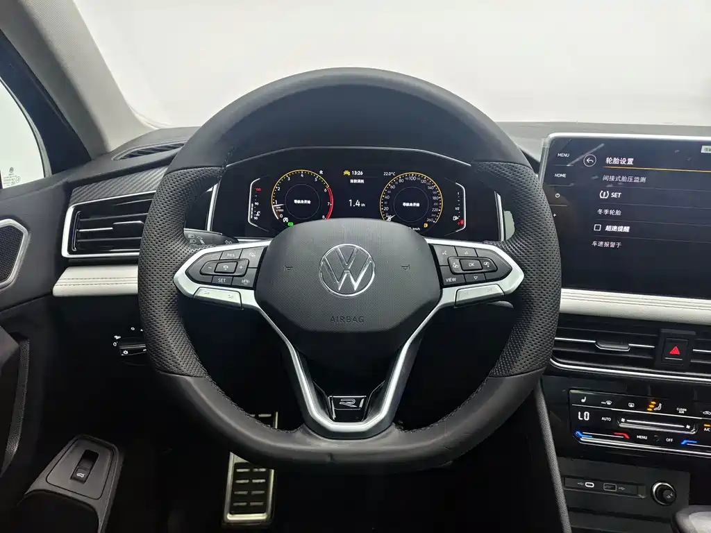 Volkswagen Tiguan L — миниатюра 13