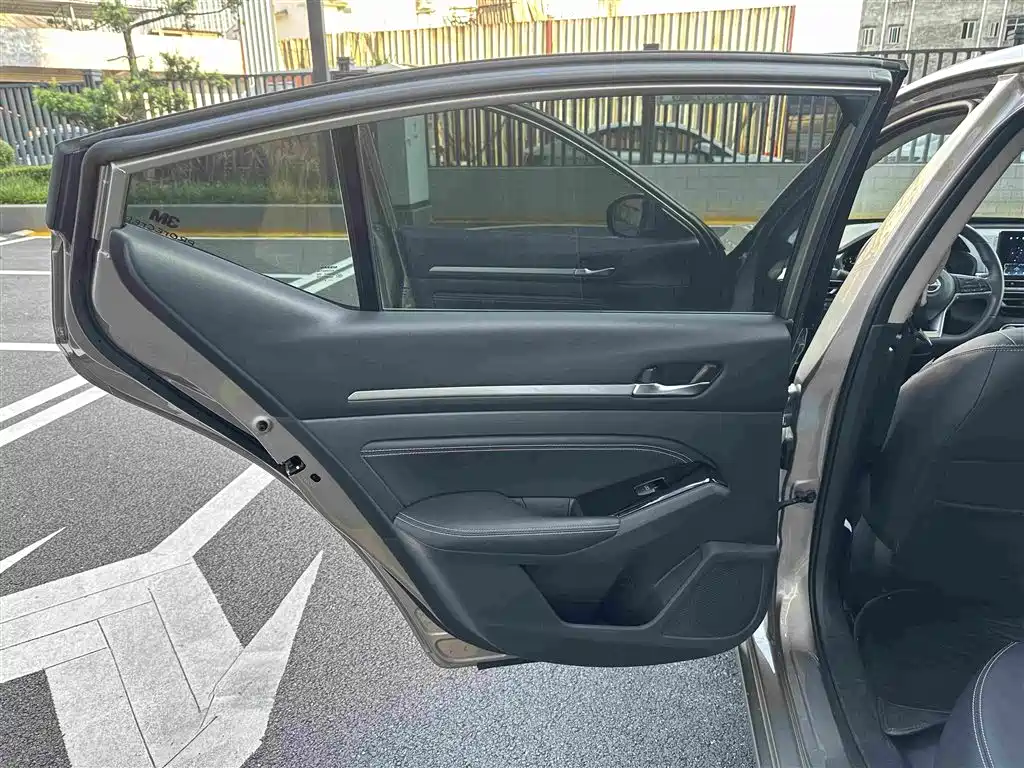 Nissan Teana — миниатюра 12