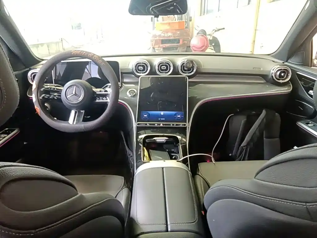 Mercedes-Benz C-Class — миниатюра 10