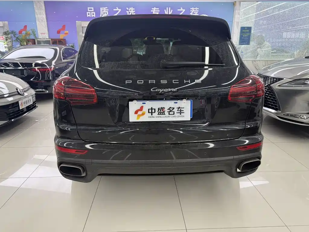 Porsche Cayenne — миниатюра 17
