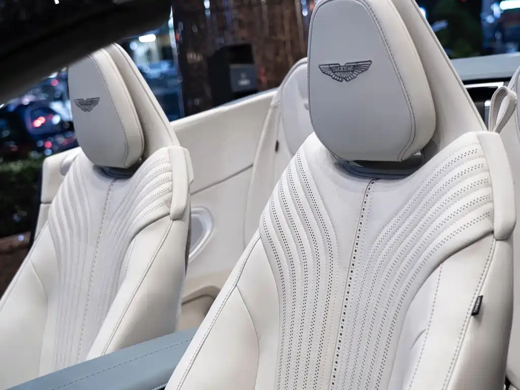 Aston Martin DB11 4.0T V8 Volante, фото 24