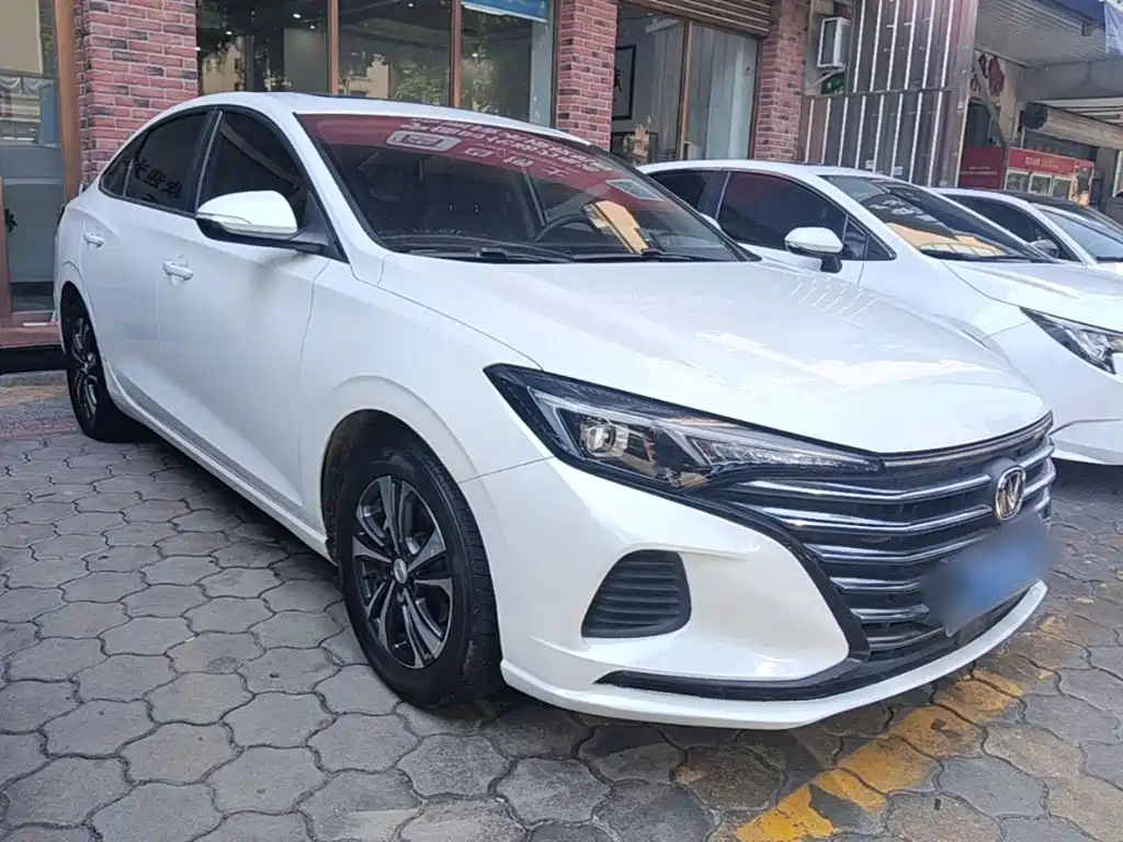 Changan Eado — миниатюра 4