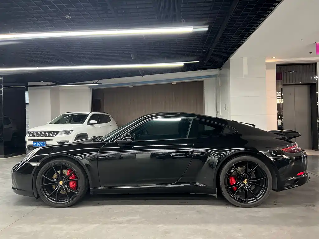 PORSCHE 911
