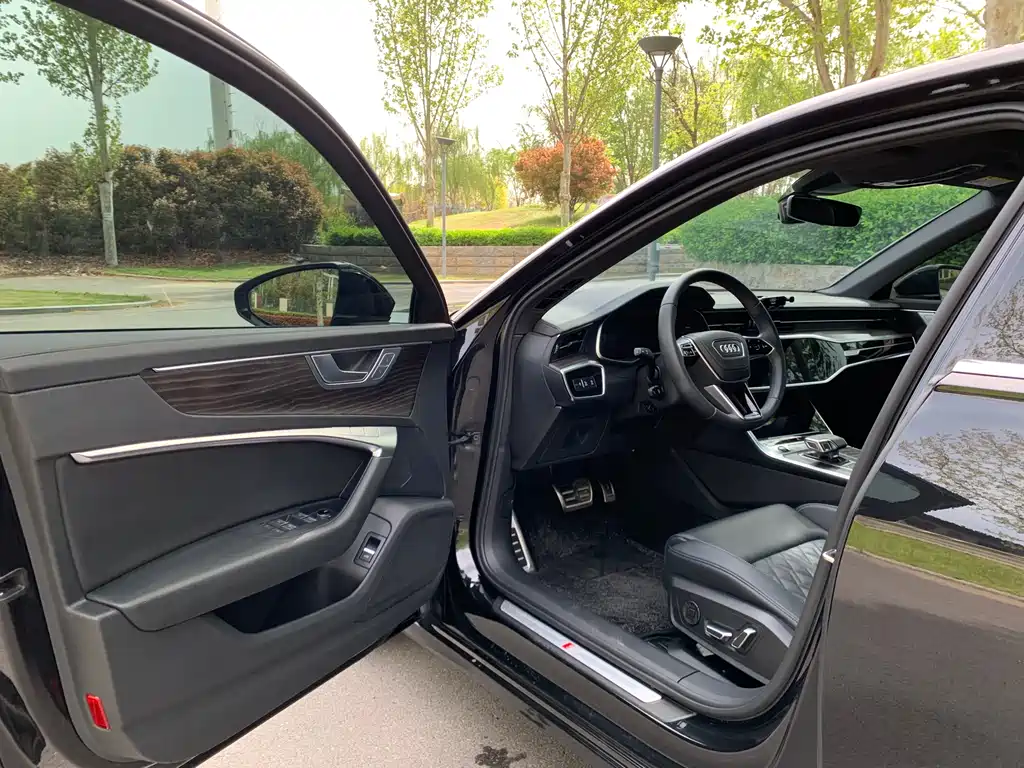 Audi A6L 2025 45 TFSI quattro