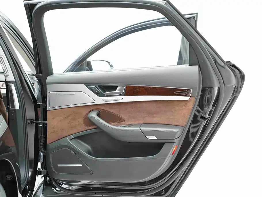 Audi A8 — миниатюра 27