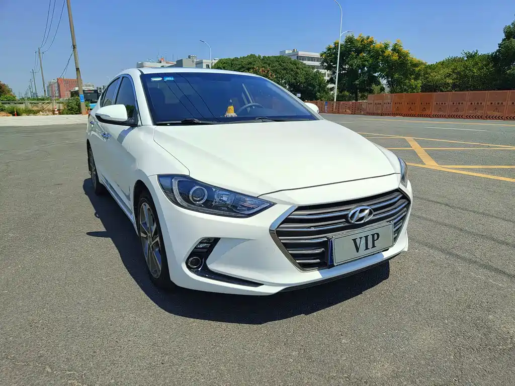 Hyundai Elantra — миниатюра 3