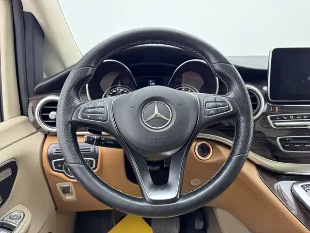 MERCEDES-BENZ V CLASS