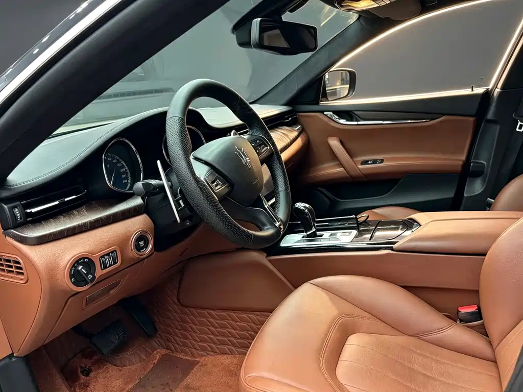 Maserati Quattroporte — миниатюра 4
