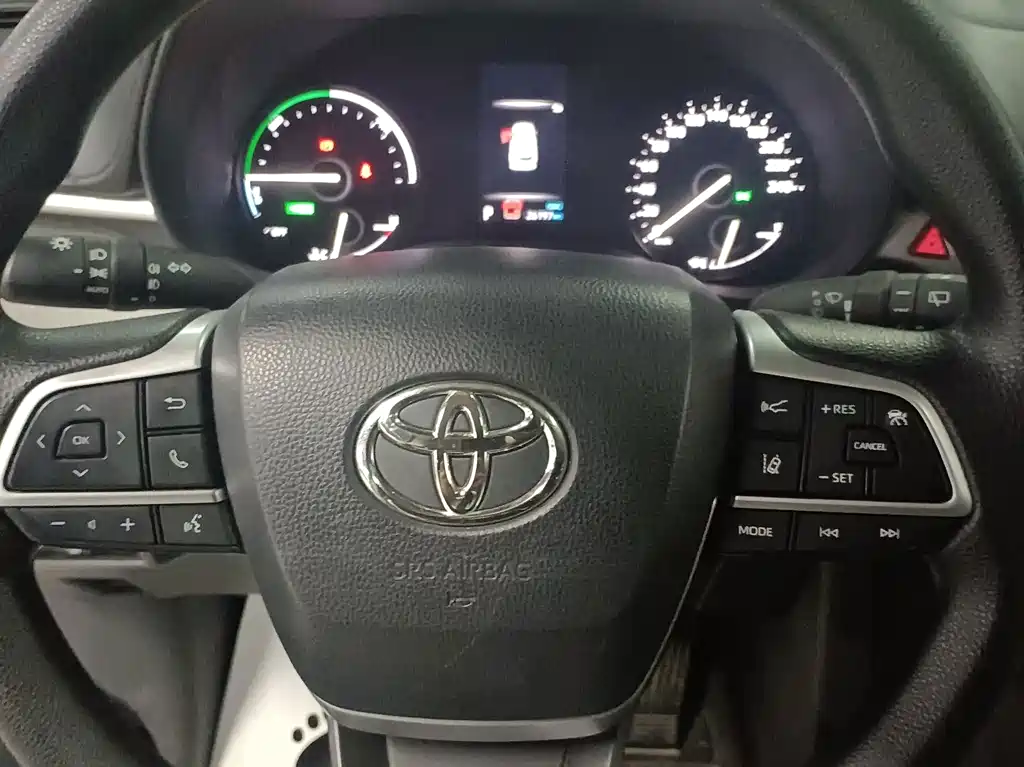 Toyota Sienna — миниатюра 12