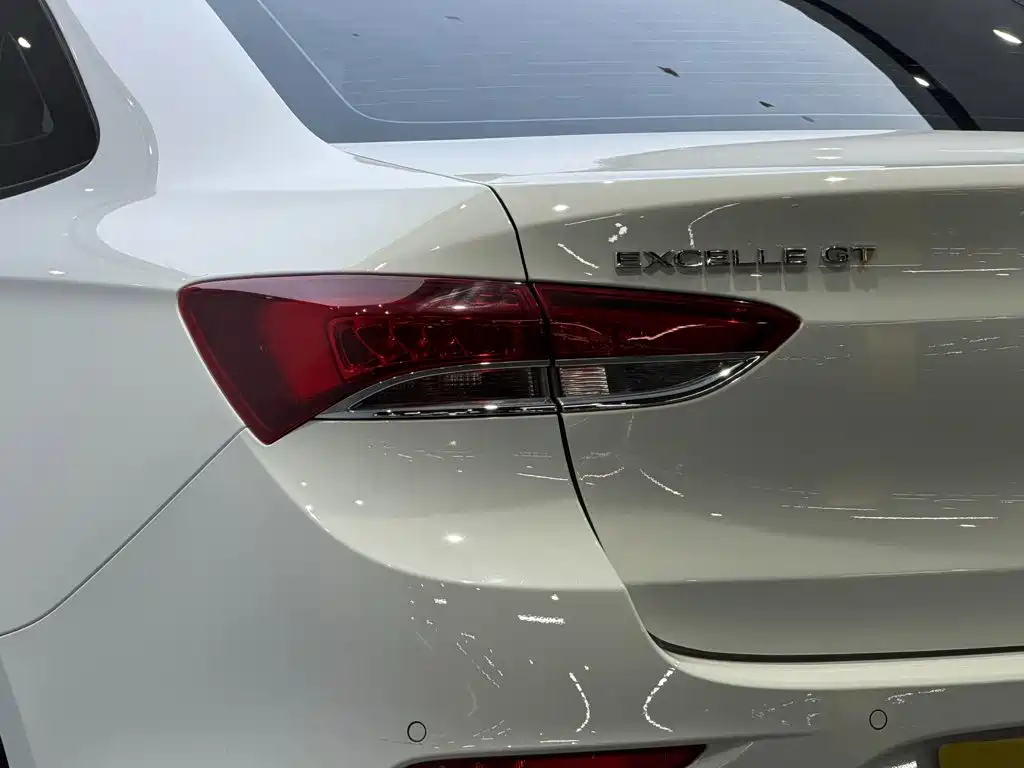 Buick Excelle — миниатюра 8