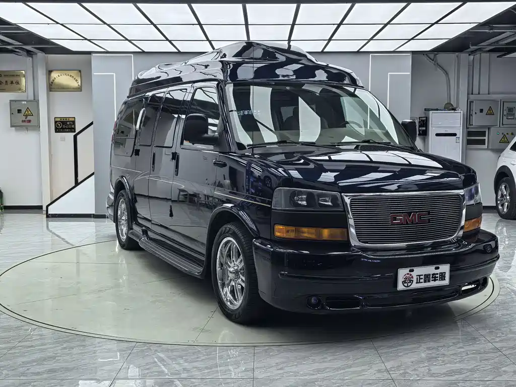 GMC Savana — миниатюра 3