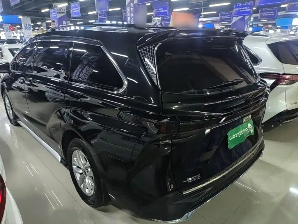 Toyota Granvia — миниатюра 5