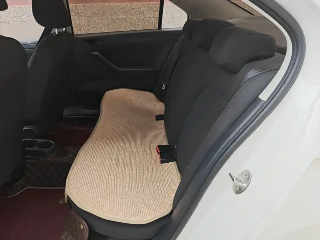 Volkswagen Jetta — миниатюра 17