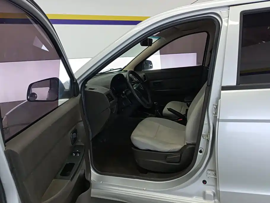 Wuling Hongguang — миниатюра 9