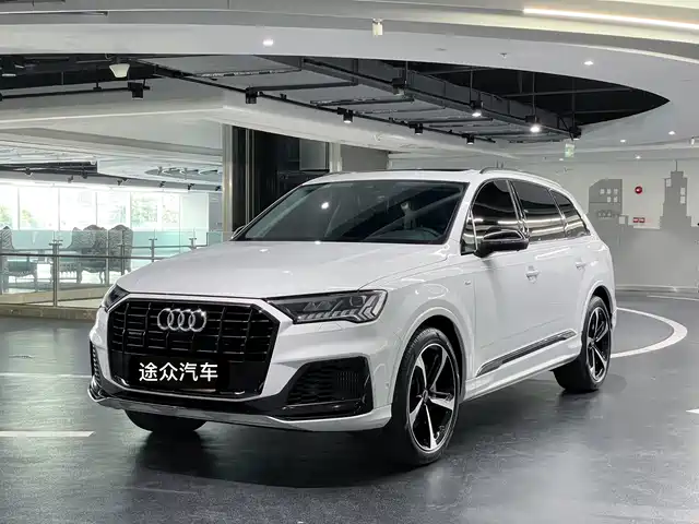 AUDI  Q7 2021