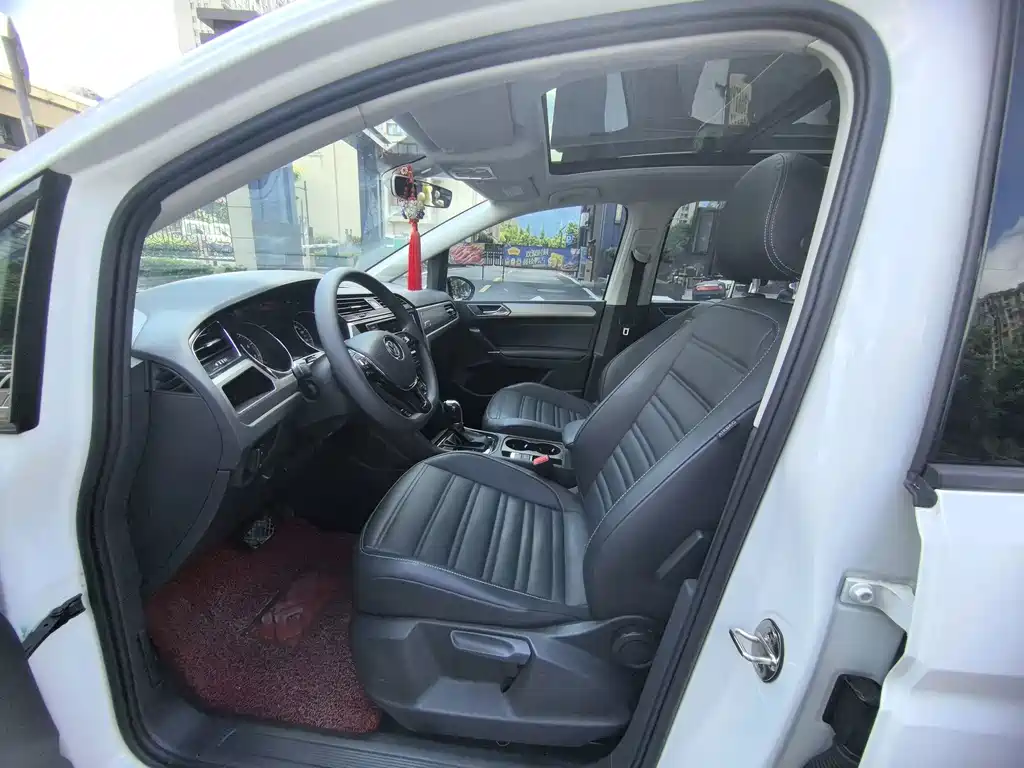 Volkswagen Touran — миниатюра 7