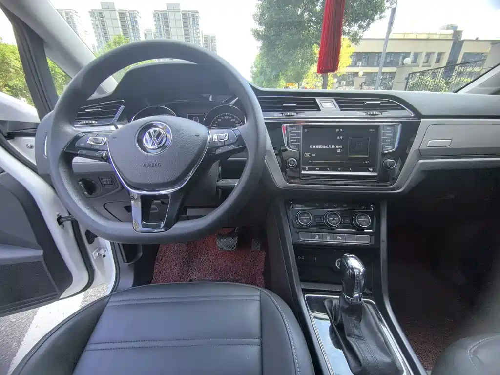Volkswagen Touran — миниатюра 11