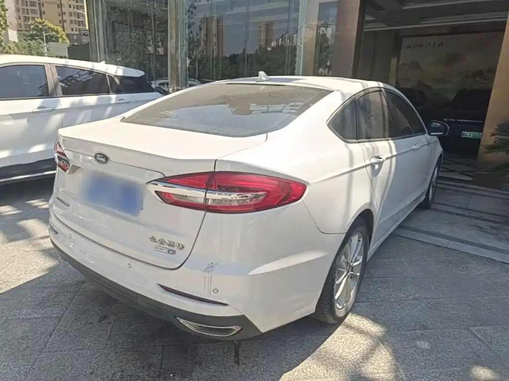 Ford Mondeo — миниатюра 7