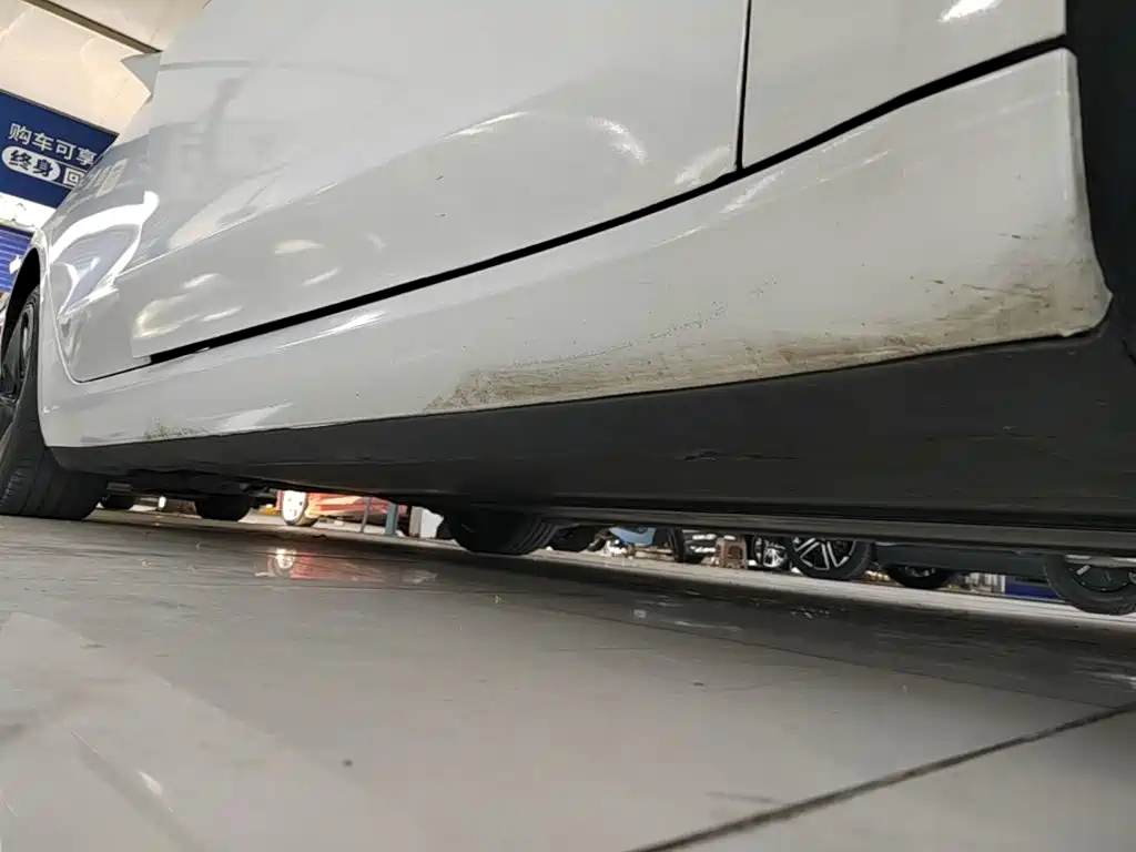Tesla Model 3 — миниатюра 21
