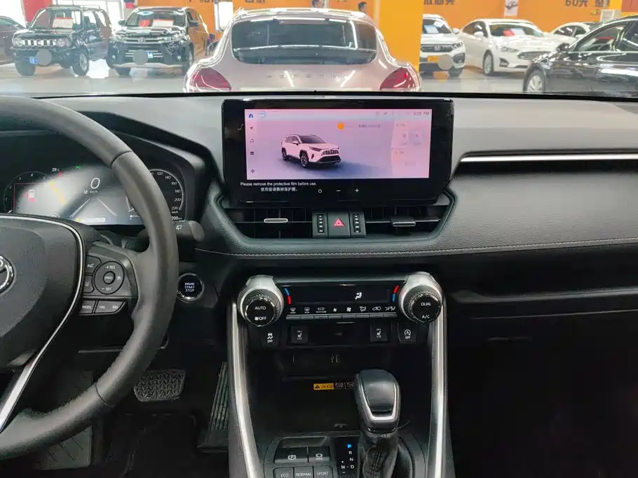 Toyota RAV4 — миниатюра 13