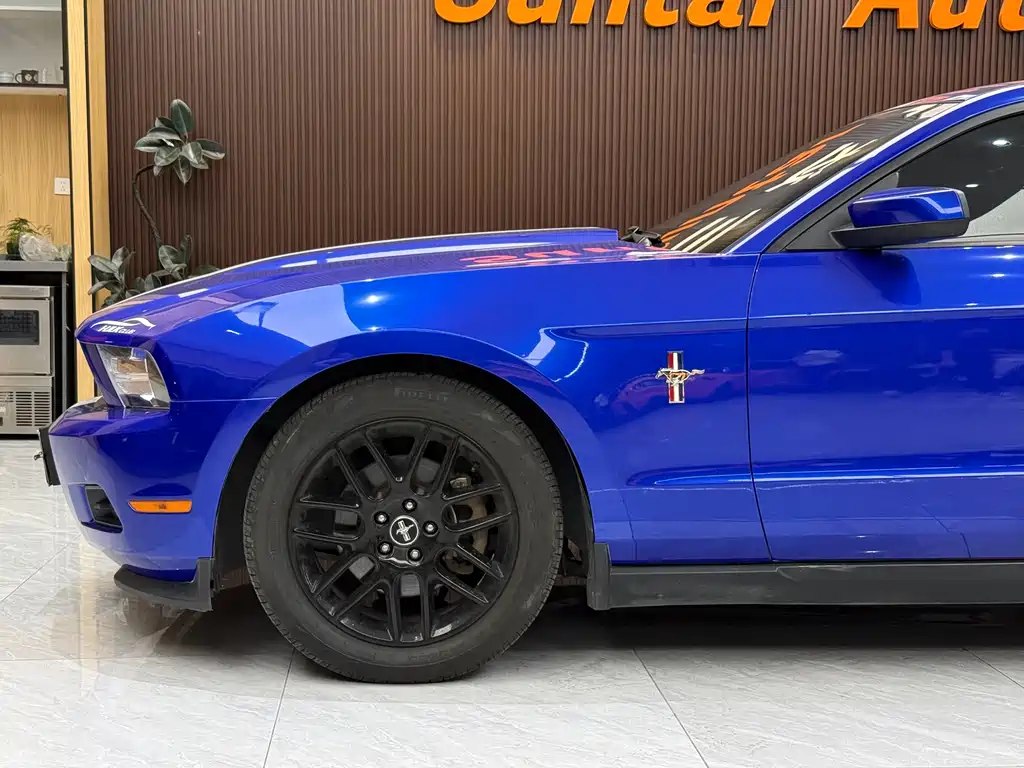Ford Mustang 2012 3.7L V6 AT Luxury