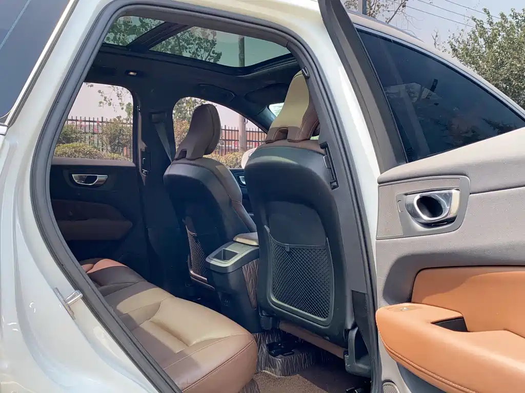 Volvo XC60 — миниатюра 22