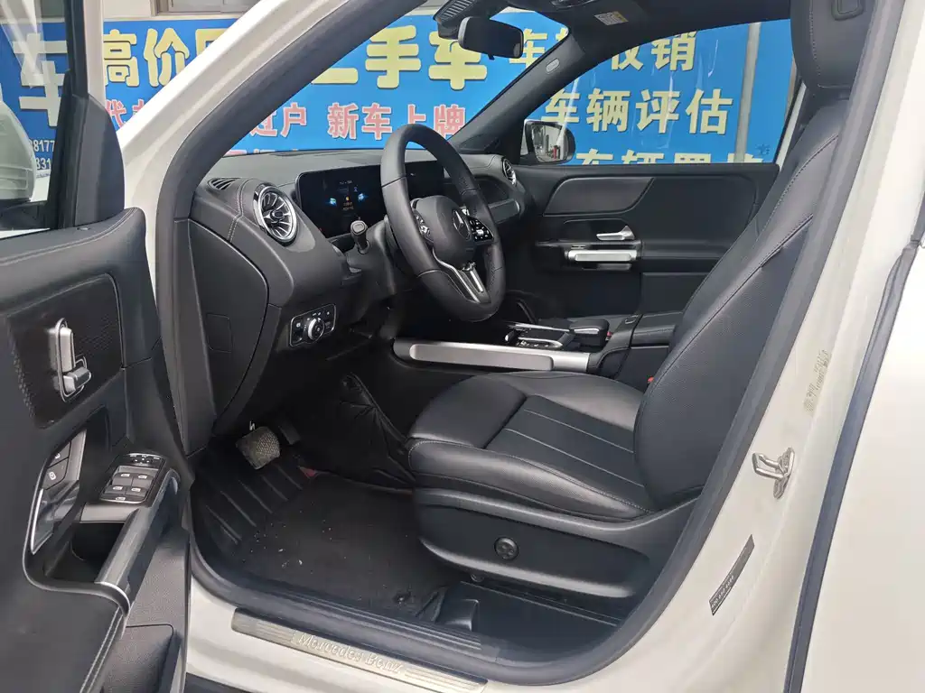 Mercedes-Benz GLB — миниатюра 10