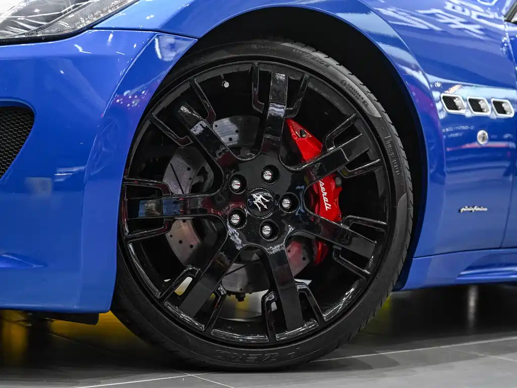 MASERATI GRANTURISMO