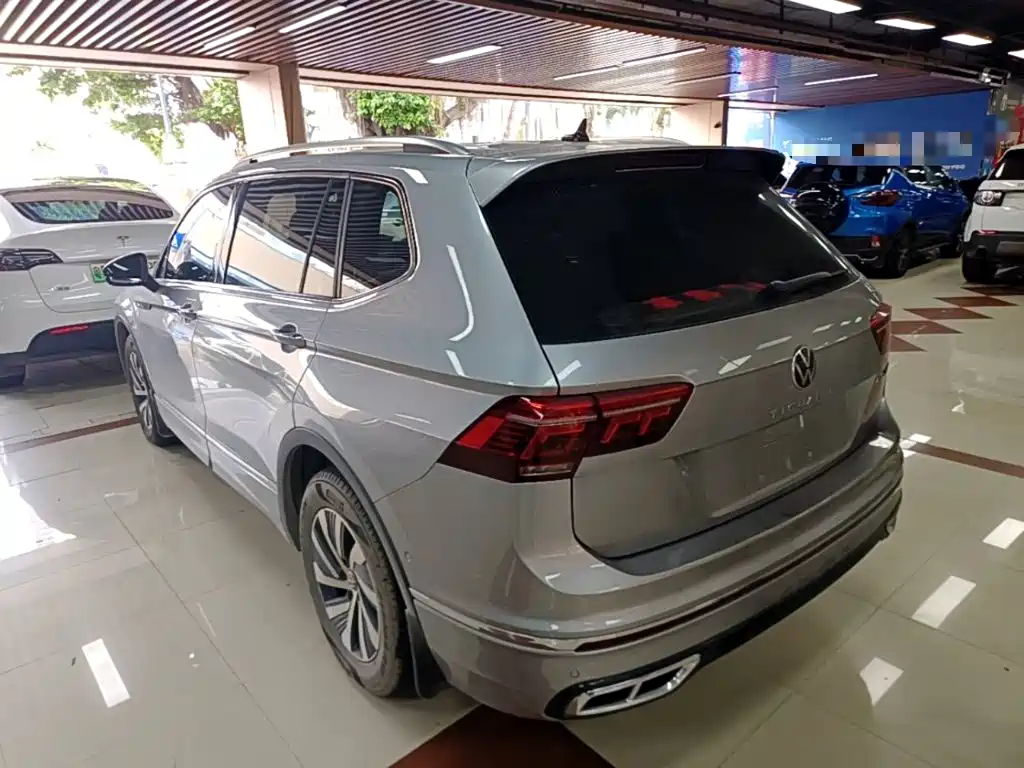 Volkswagen Tiguan L PHEV — миниатюра 5