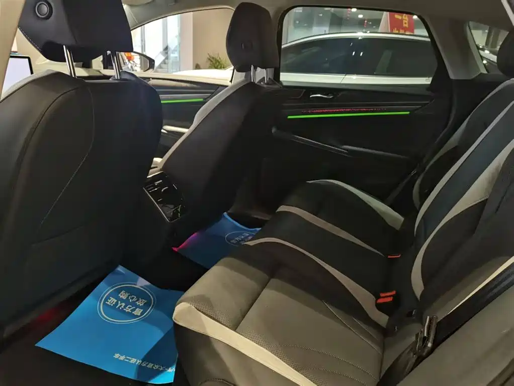 VOLKSWAGEN ID.7 VIZZION