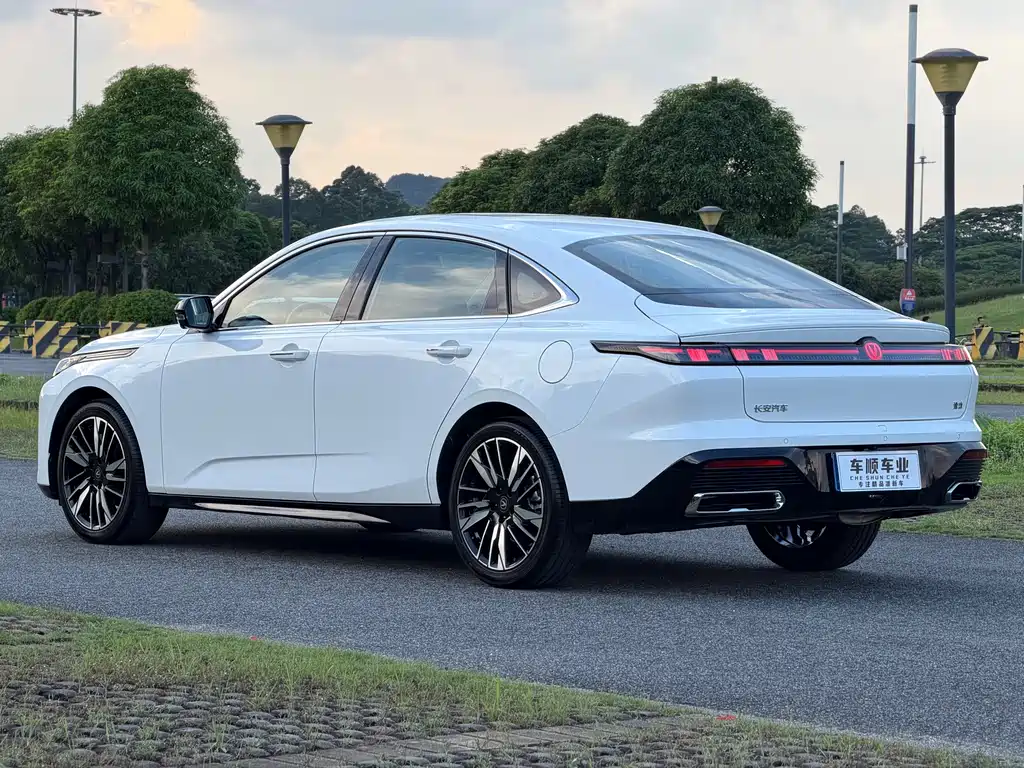 Changan Eado — миниатюра 6