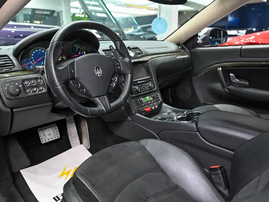 MASERATI GRANTURISMO