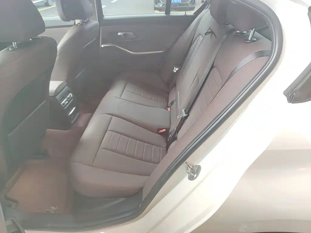 BMW 3 Series — миниатюра 17