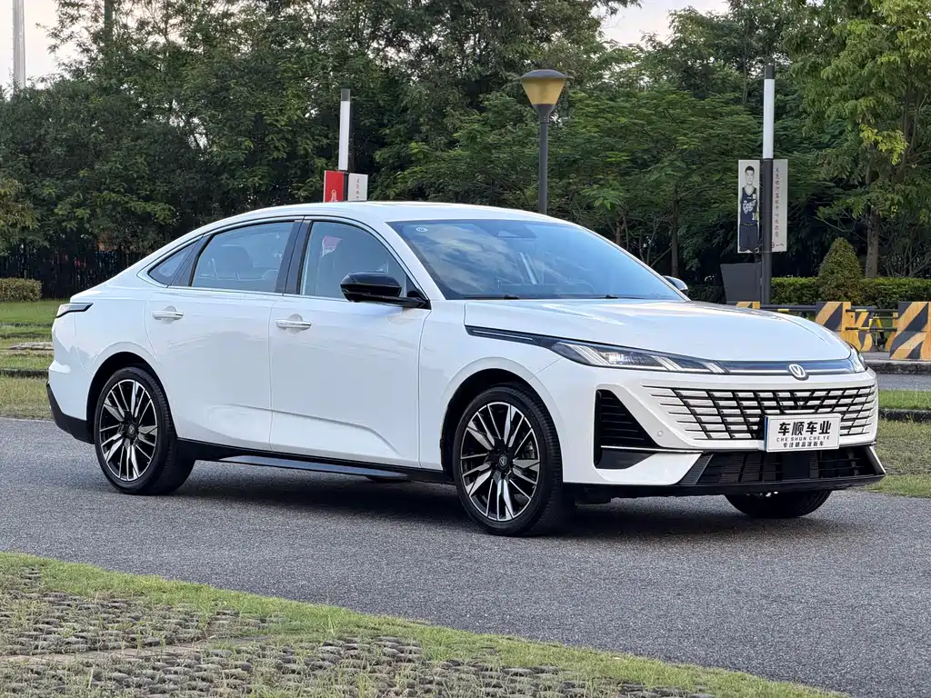 Changan Eado — миниатюра 3