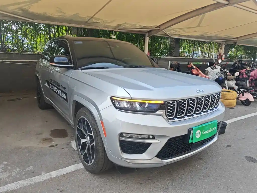 Jeep Grand Cherokee 4xe (Import) — миниатюра 4