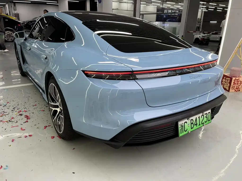 Porsche Taycan — миниатюра 11