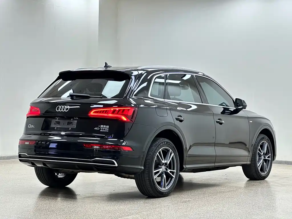Audi Q5L — миниатюра 7