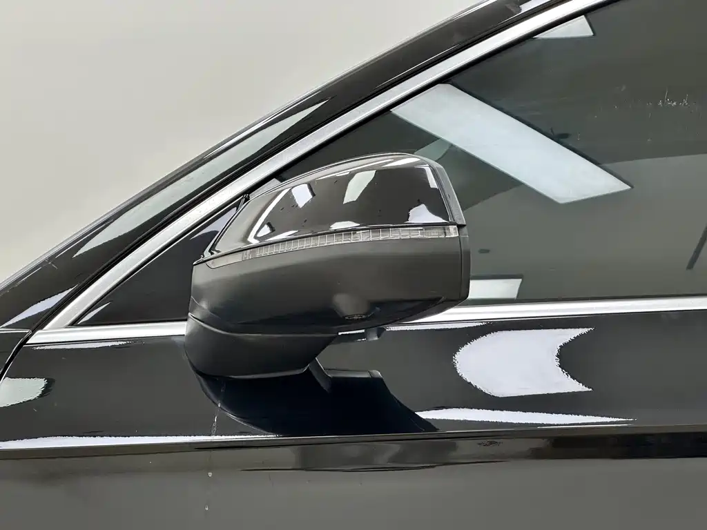 Audi Q5L — миниатюра 14