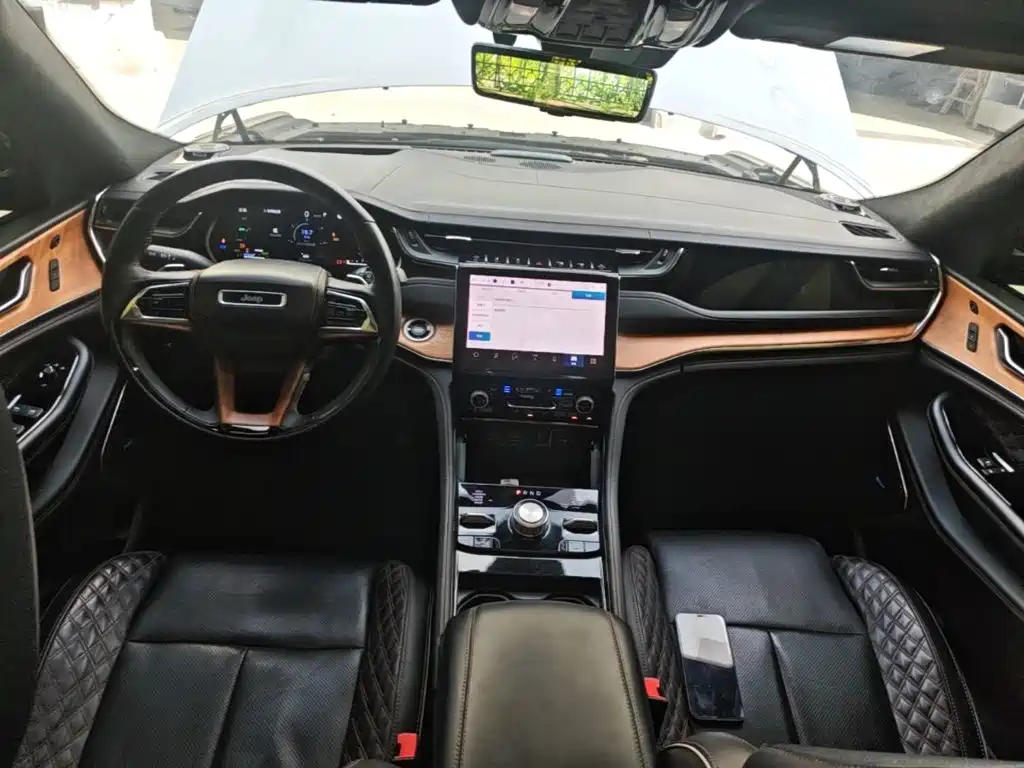 Jeep Grand Cherokee 4xe (Import) — миниатюра 10